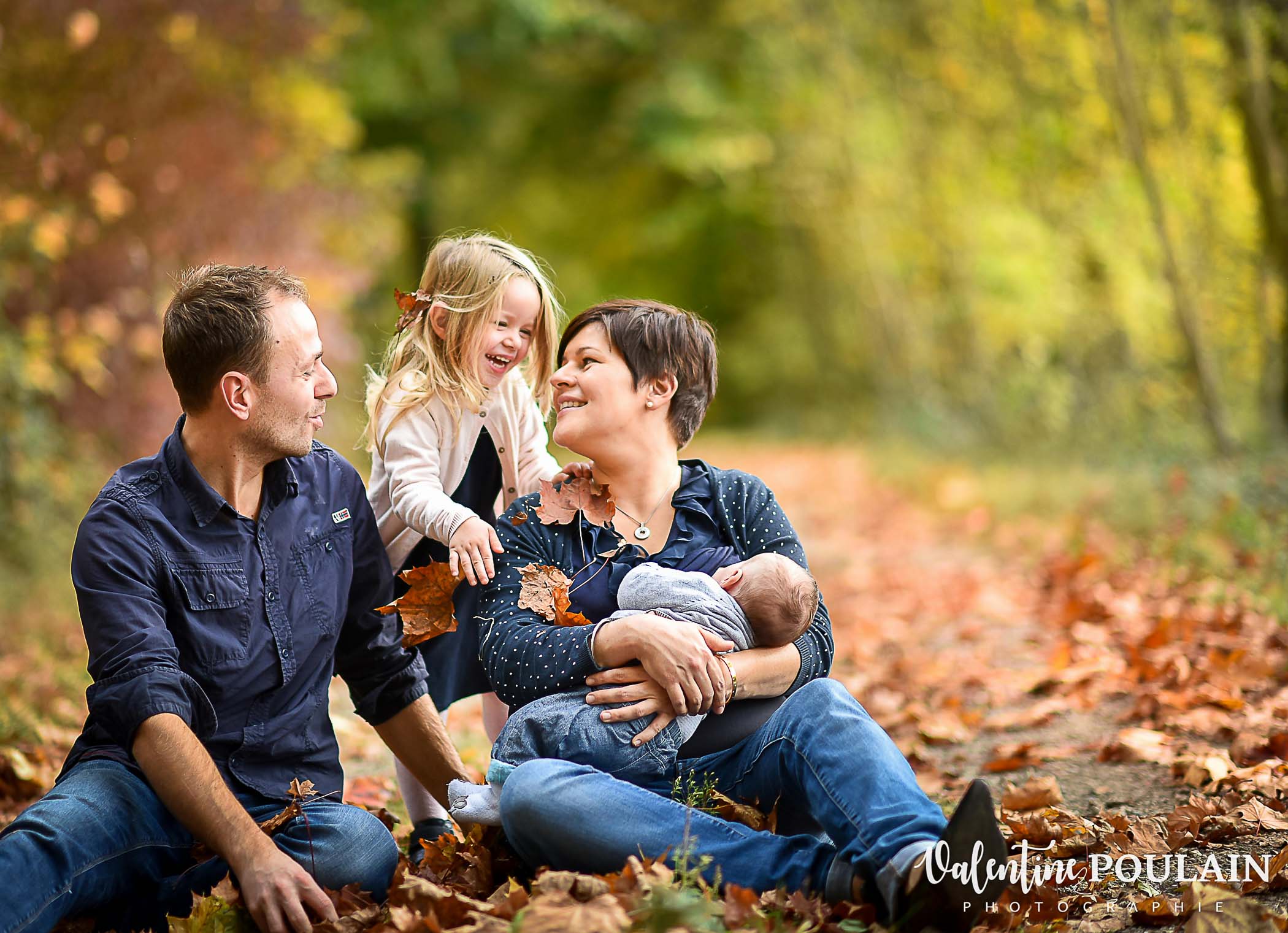 Famille automne sourire rires - Valentine Poulain