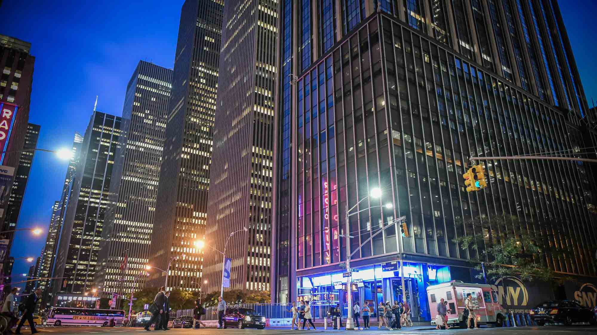 Background New-York Broadway - Valentine Poulain