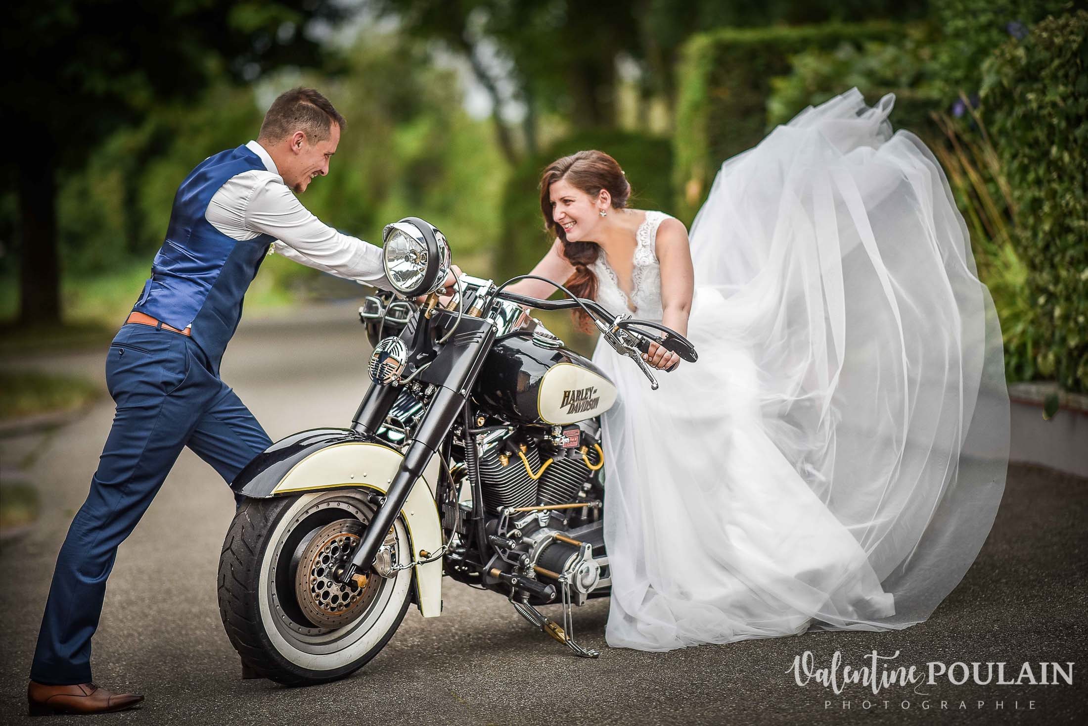 Mariage champêtre cérémonie laïque extérieure harley
