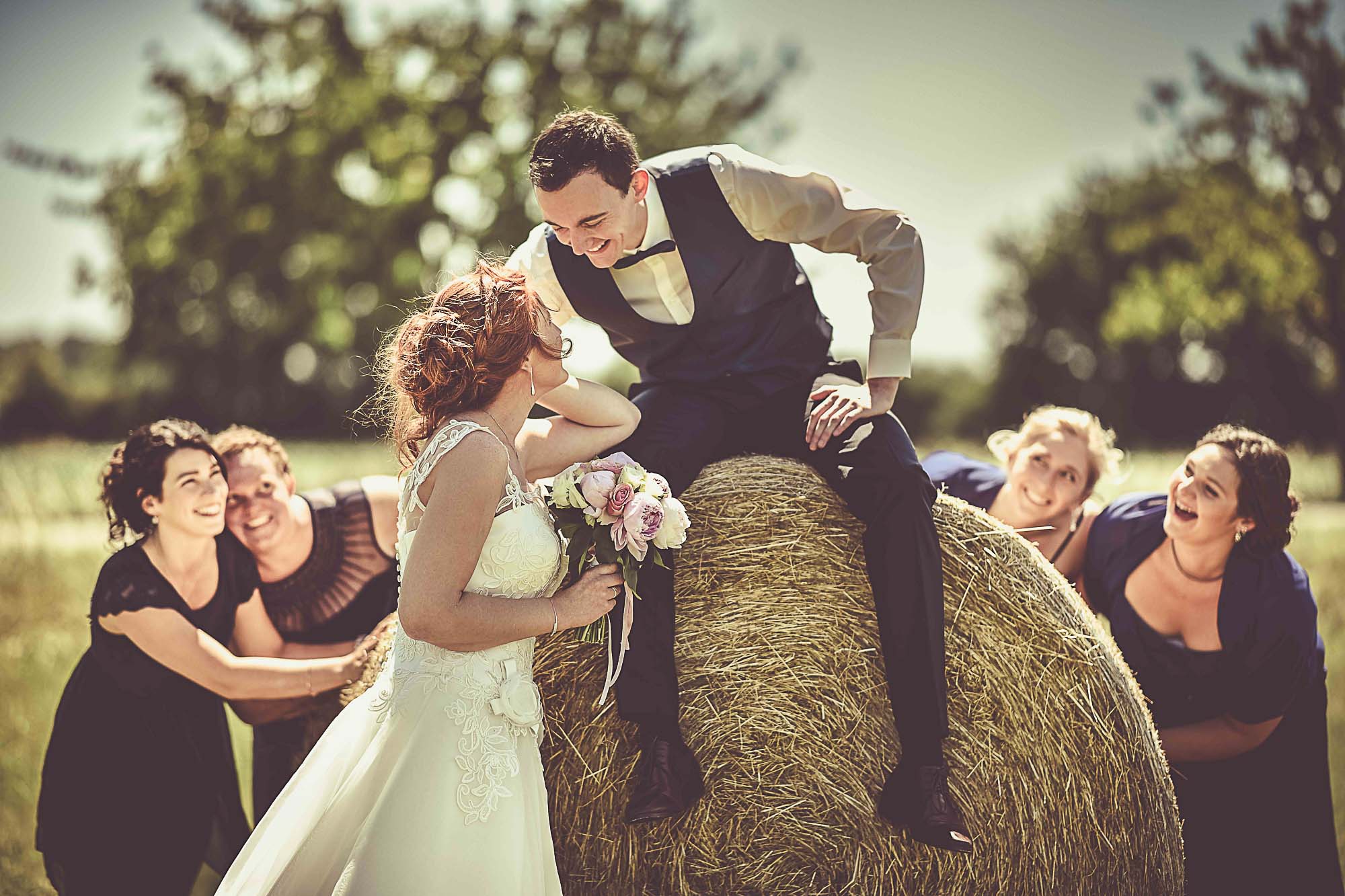 Article blog Valentine Poulain Mariage botte de paille