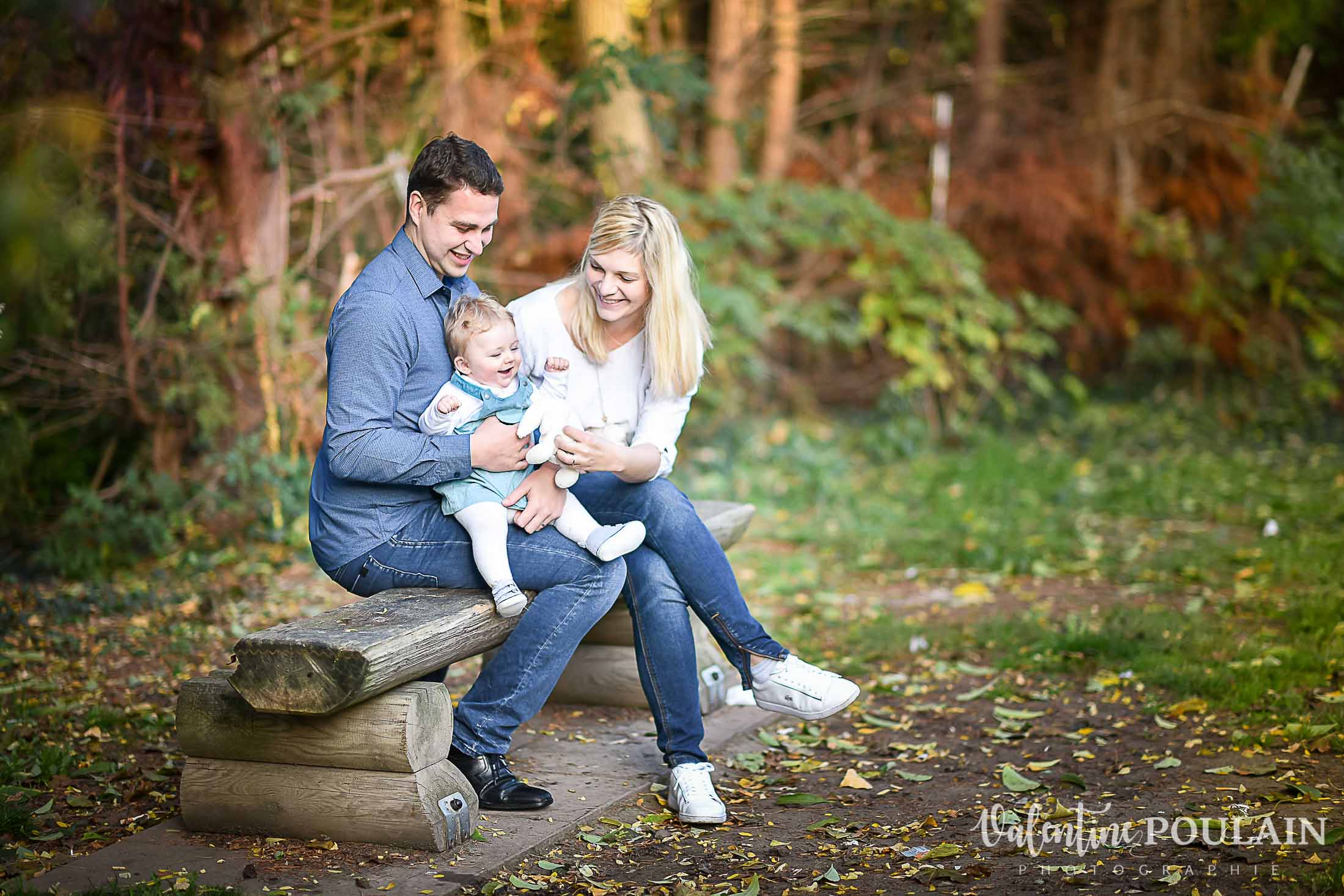 Shooting famille automne banc - Valentine Poulain