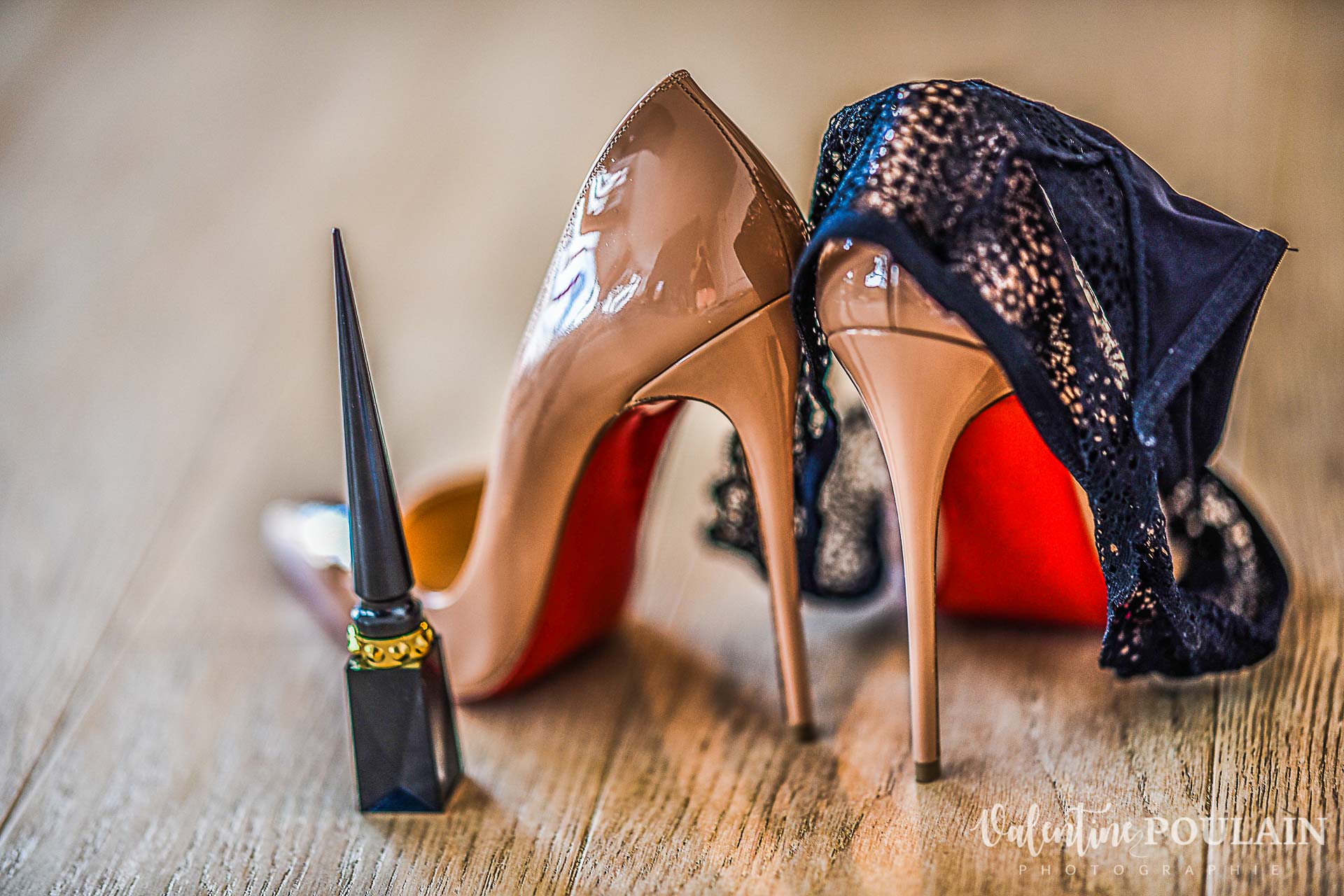Shooting boudoir Louboutin - Valentine Poulain