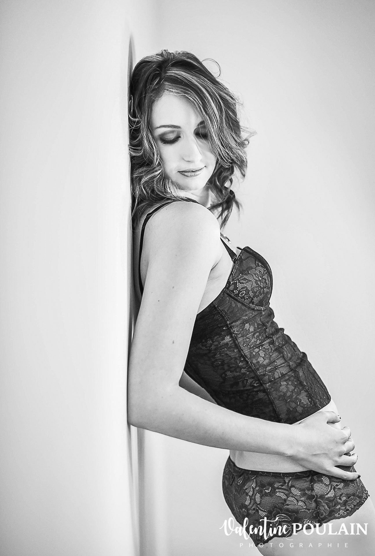 Shooting boudoir studio blanc - Valentine Poulain