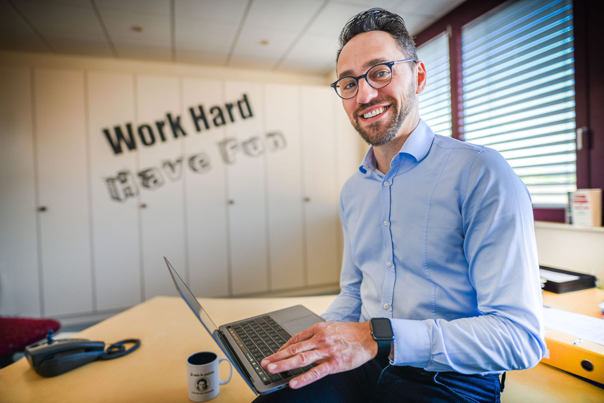 BACKGROUND Shooting corporate portraits Editions Selz blog