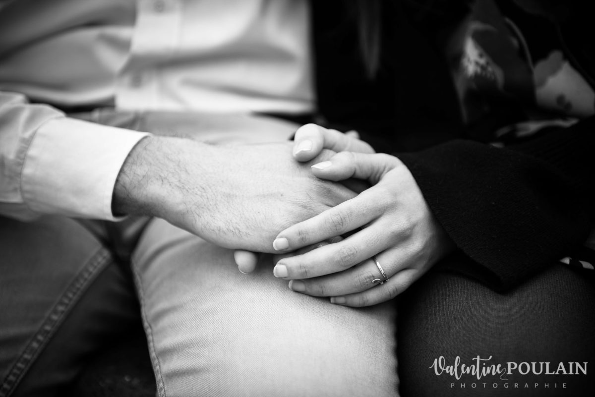 Shooting couple demande mariage Rome mains