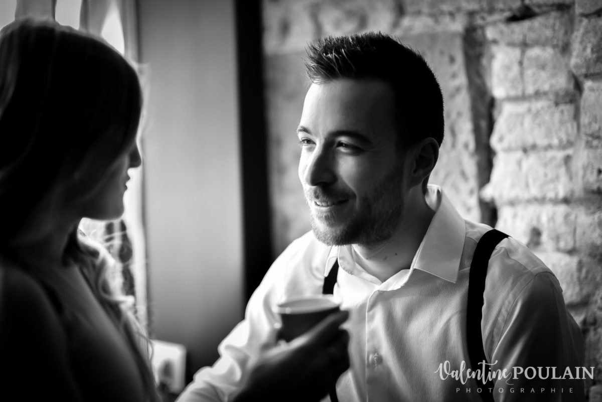 Shooting engagement demande mariage bar regard