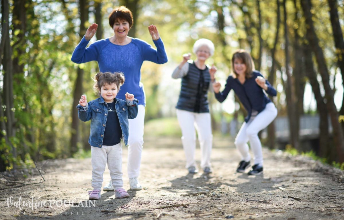 Shooting famille 4 générations femmes danse
