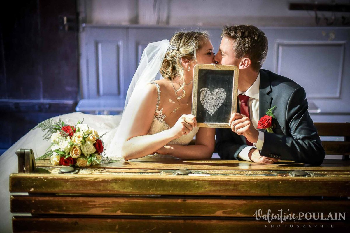 Mariage bisous bancs école - valentine poulain