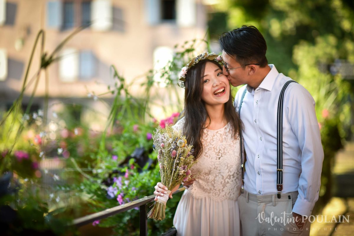 Save the date Colmar couple chinois - Valentine Poulain kiss