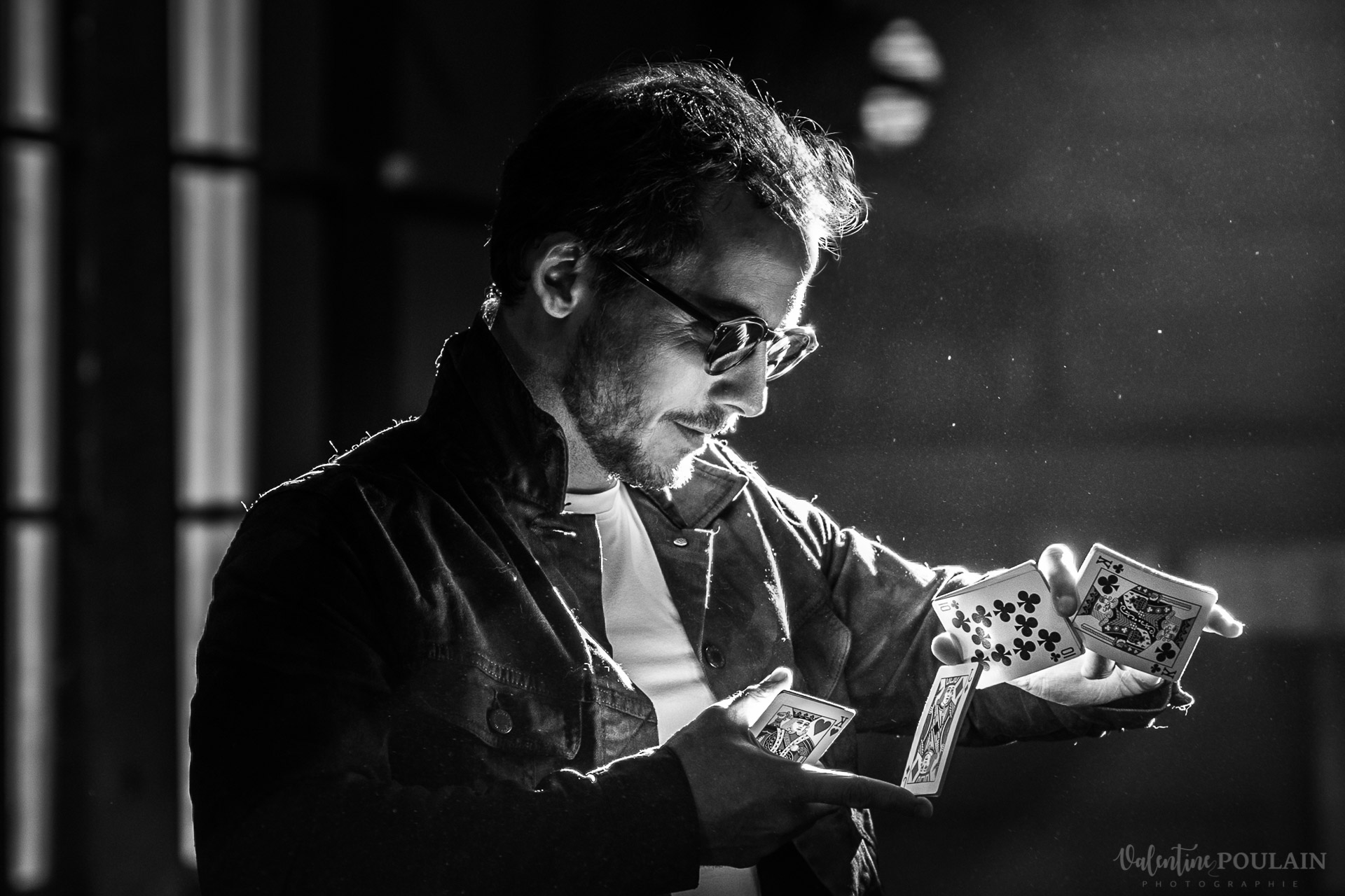 Shooting photo Eric Borner magicien - Valentine-Poulain N&B