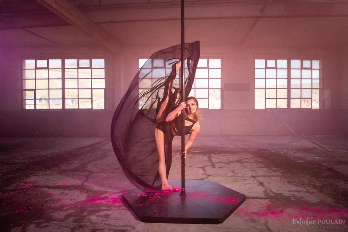 Pole dance artistique - Valentine Poulain