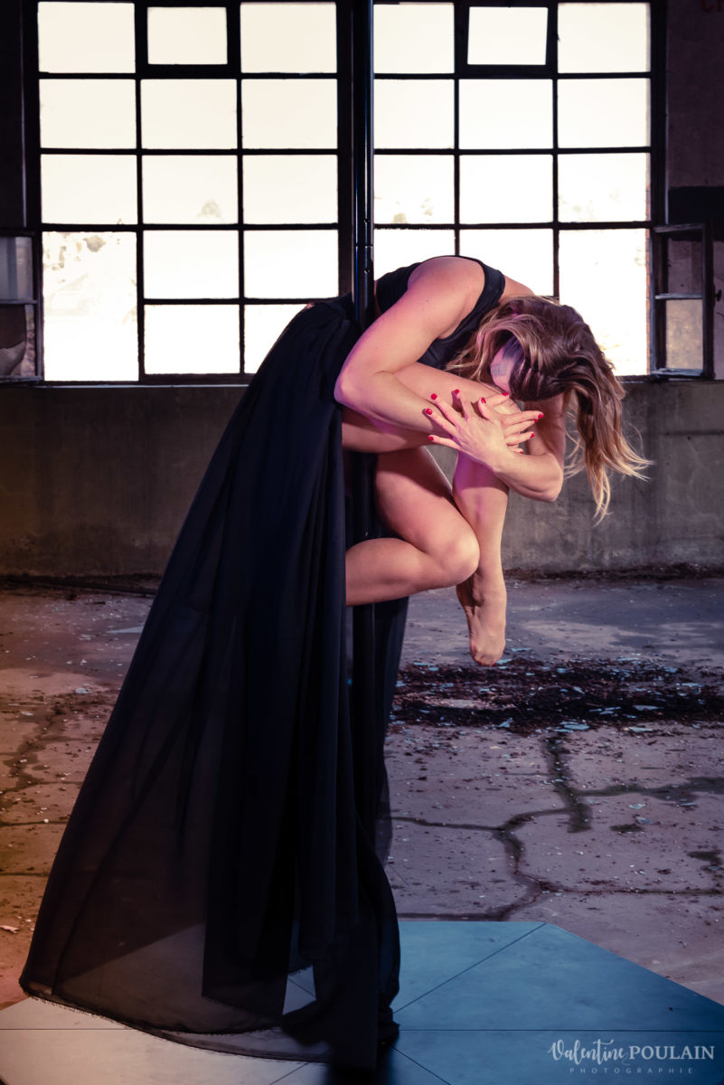 Shooting Pole Dance gymnastique - Valentine Poulain fermeture