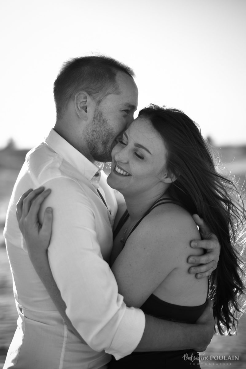 Demande en mariage Désert Dubaï - Valentine Poulain noir&blanc