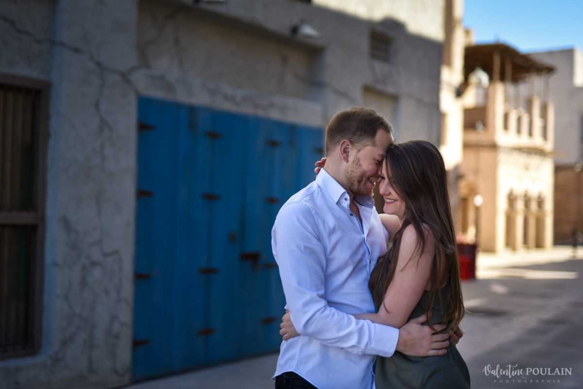Demande en mariage Désert Dubaï - Valentine Poulain pensif