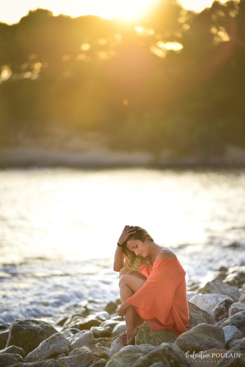 Posée Shooting Portrait Calanques Sud - Valentine Poulain
