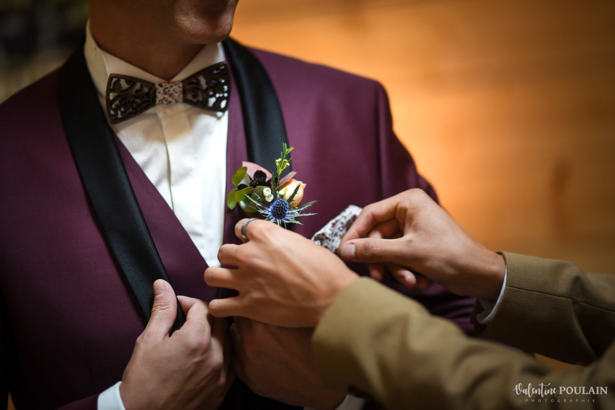 Mariage rock automne Domaine du Hirtz - Valentine Poulain préparatifs mariés boutonnières
