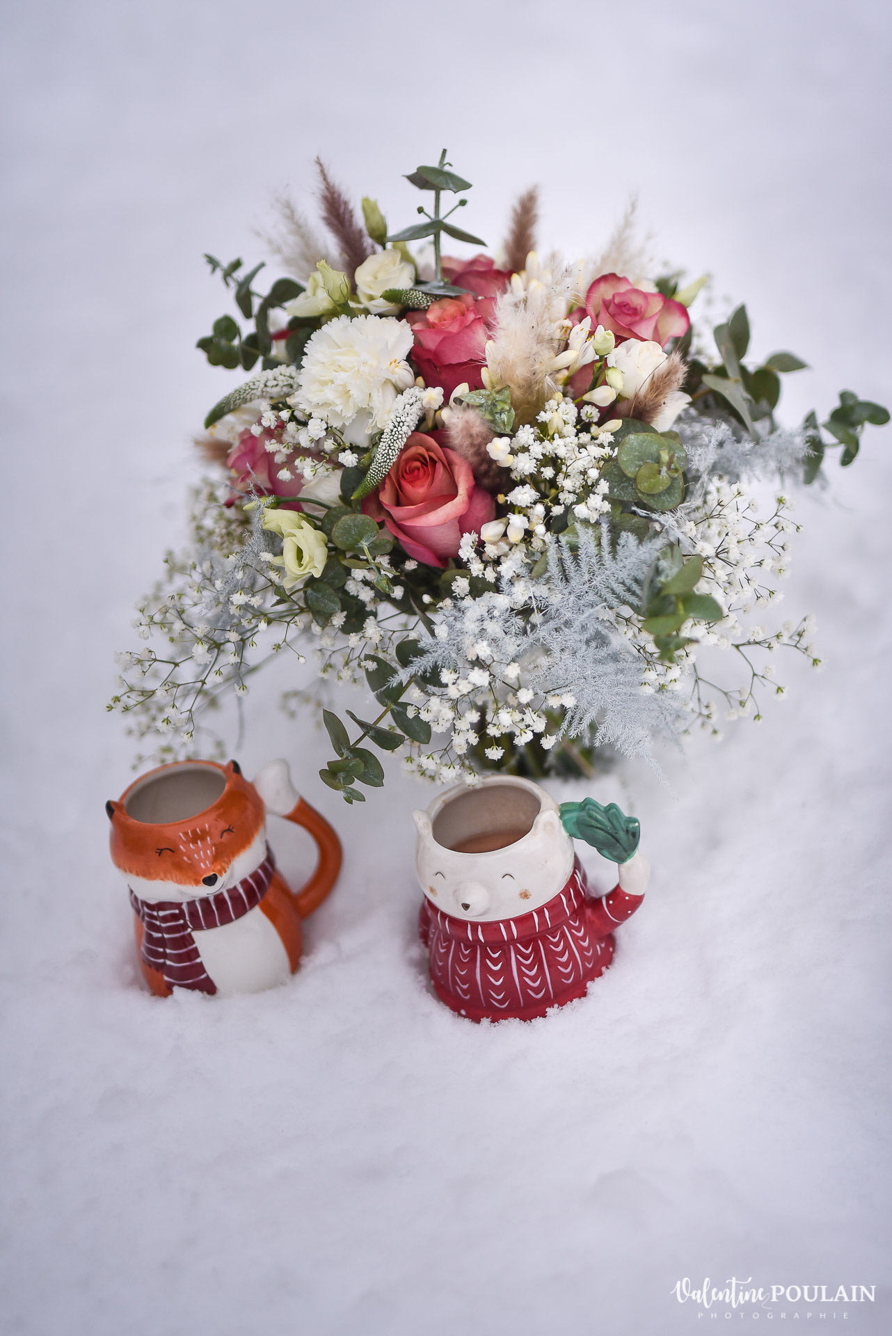 Photo mariage neige hiver - Valentine Poulain tasses chocolat chaud