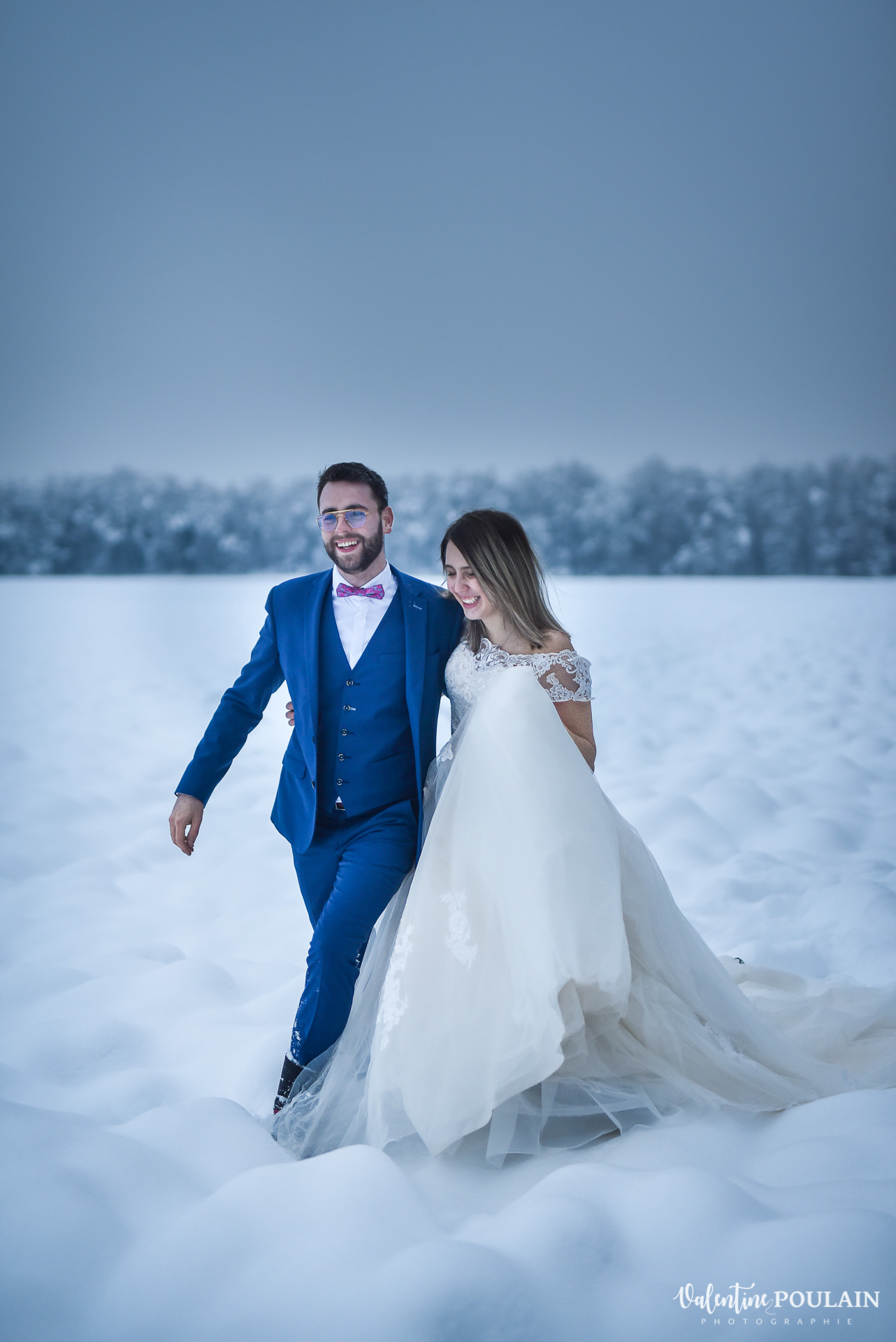 Photo mariage neige hiver - Valentine Poulain marcher