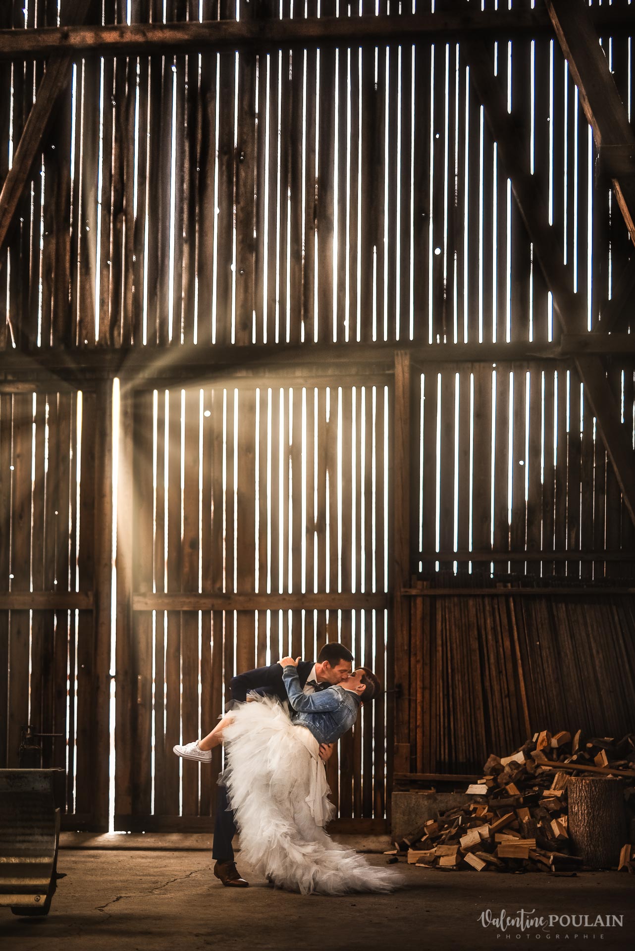 barn wedding - Valentine Poulain