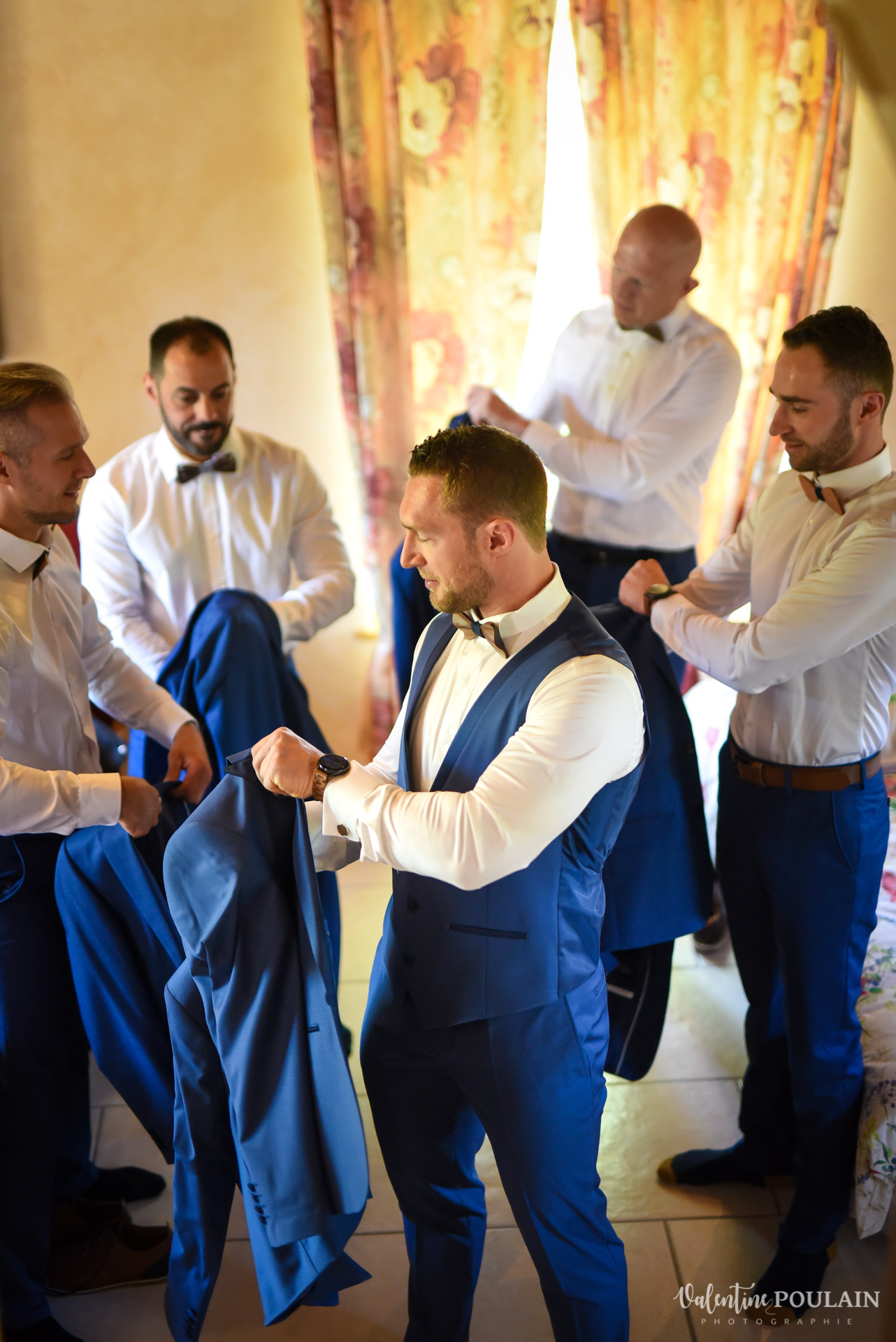 Mariage cérémonie laïque Moulin-de la Mangue - Valentine Poulain habillage